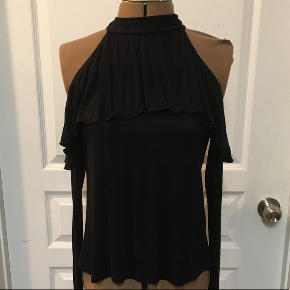 Unique Cold Shoulder Top - Picture 9 of 9
